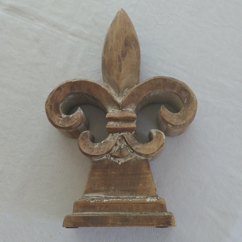 Carved wood fleur-de-lis sculpture shabby Chic bookshelf decor french paris